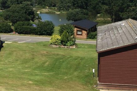 3 bedroom caravan overlooking fishing lake.<br>Beautiful views of countryside.<br><br>