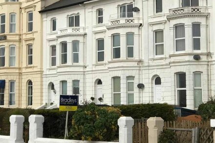 Apartment right on the seafront of Exmouth Beach.