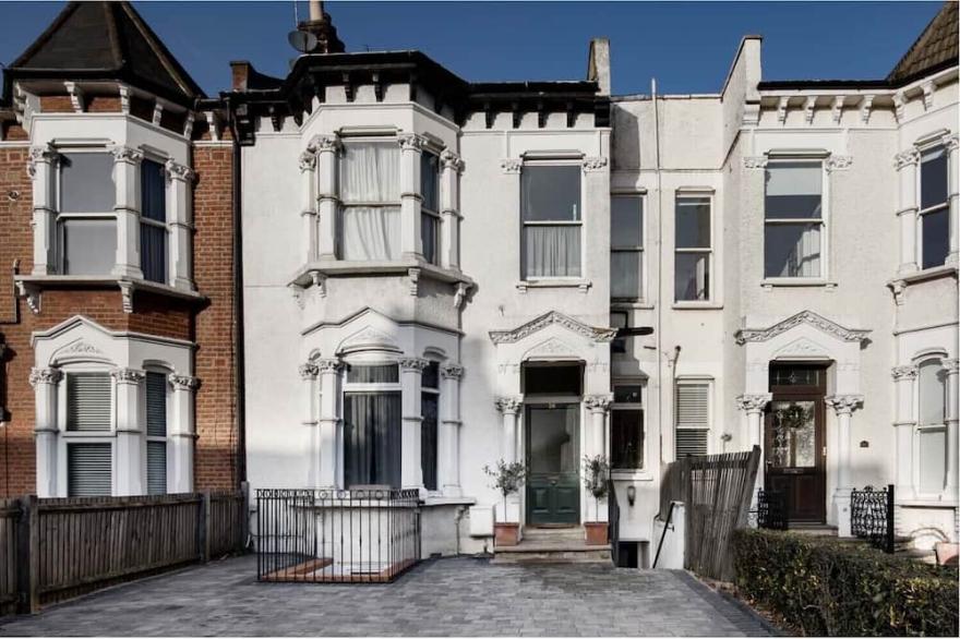 North London Fabulous Loft Apartment With Roof Terrace