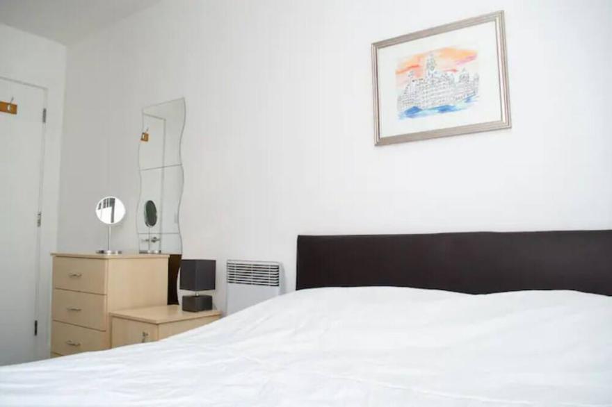 Best Liverpool City Centre Location Apartment with Parking