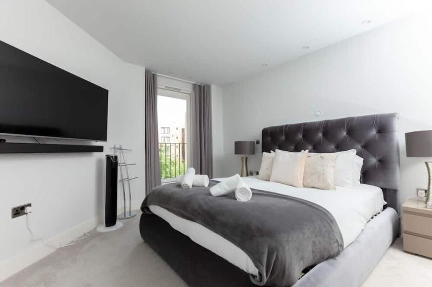 Luxurious Central Edinburgh Apartment - Sleeps 6