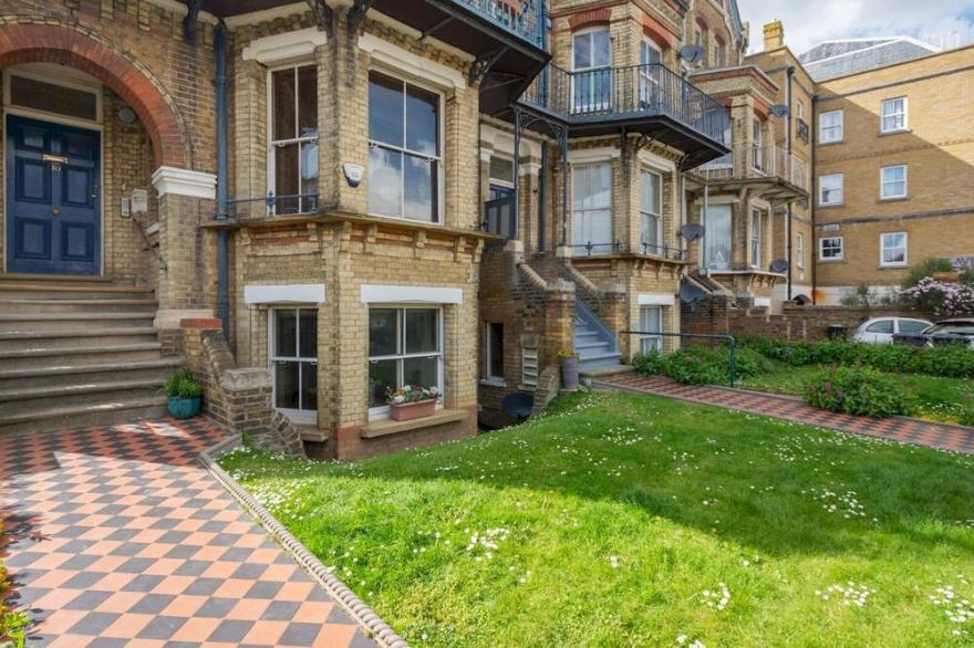 Pass The Keys | Stylish Period Seaside Apartment Direct Sea View