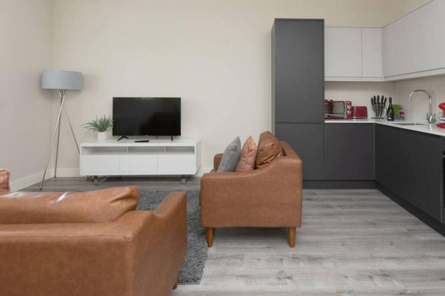 Harri Tudor 1 · Modern Apartment near Castle. Escape, Relax, Enjoy