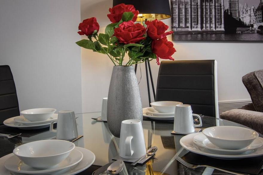 New Luxury Apt 1, Free Parking, Special Deals