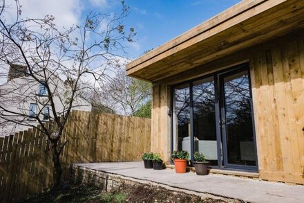 Cosy Deer Hill Cabin,