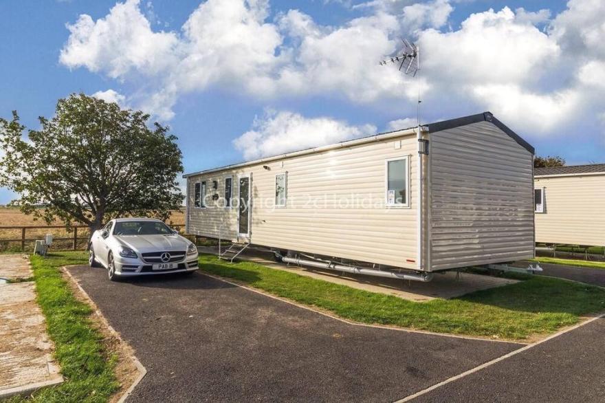 6 Berth Caravan For Hire At Seawick Holiday Park By The Beach Ref 27011HV
