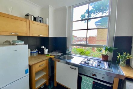 2 Bedroom Flat in Camberwell Green - Great Location With Many bus Routes