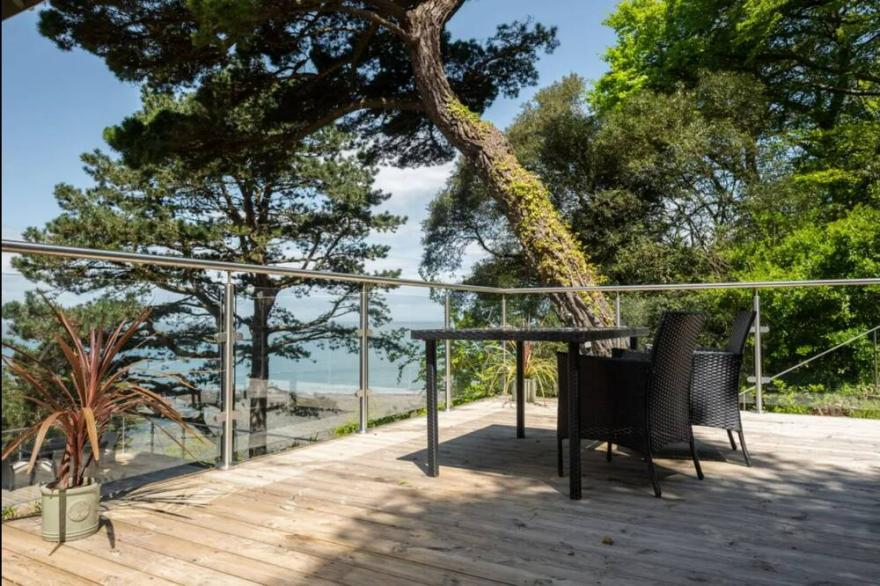 Ocean Penthouse with sea views and stunning accommodation