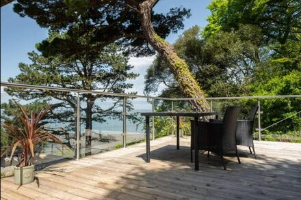 Ocean Penthouse with sea views and stunning accommodation