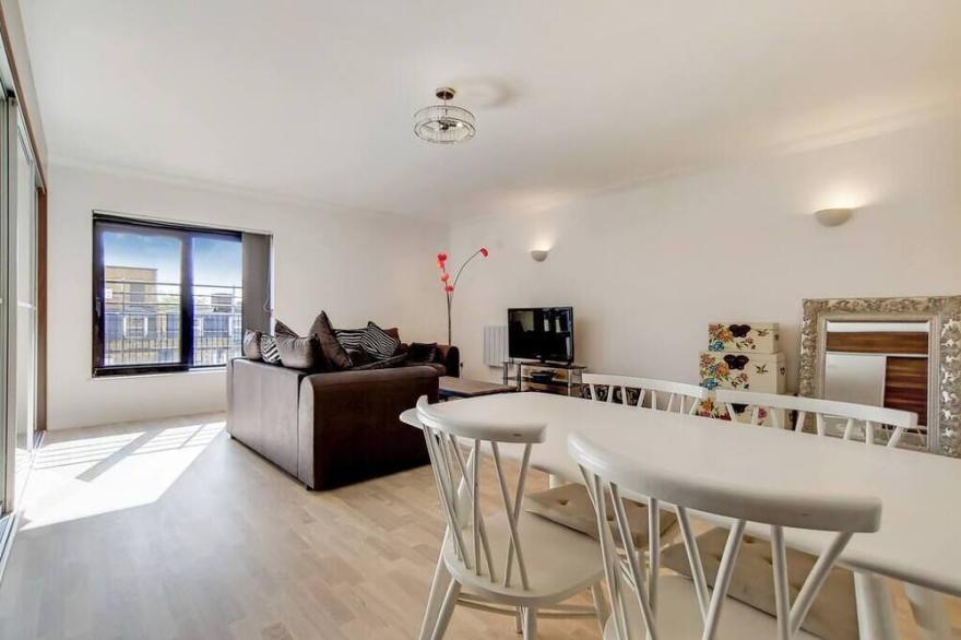 Super Deluxe 2 Bedroom Apartment in Kensington