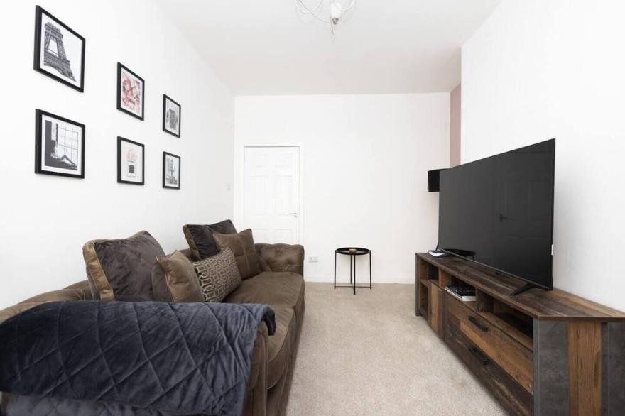 Beautiful 2 Bed, Modern Apt in Glasgow East End