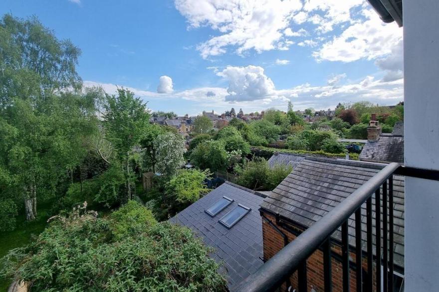 Pass The Keys | Stunning Period Townhouse Trendy East Oxford