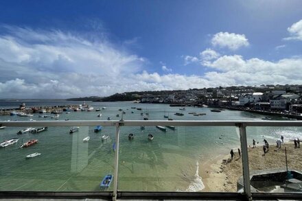 Crows Nest - panoramic views of St Ives Harbour