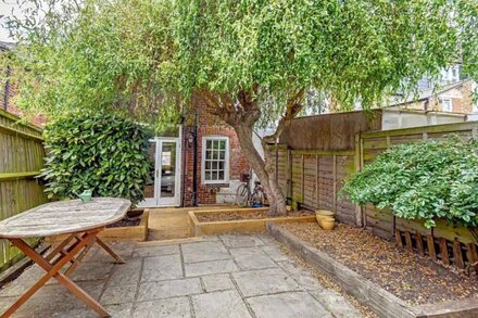 Pass the Keys | Charming Victorian Townhouse Central Oxford