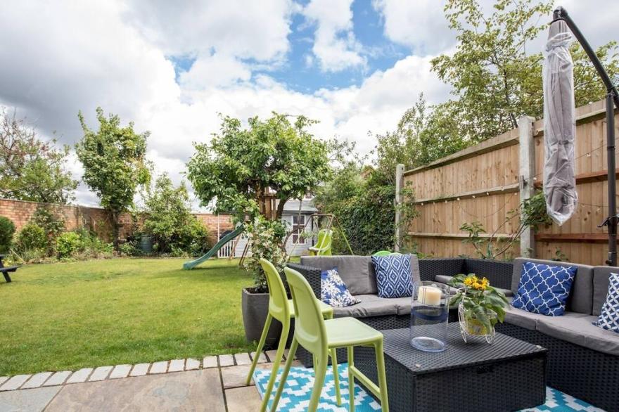 Pass The Keys | Spacious 3 Bed By River Thames Old Windsor