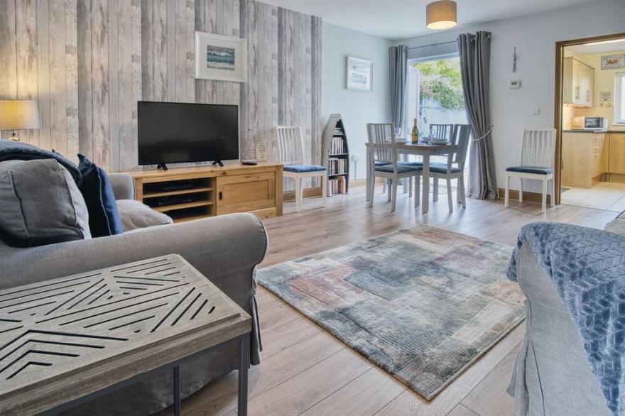 Castle Cottage - 3 Bedroom Holiday Home - Tenby