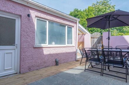 Canol Y Bryn - 3 Bedroom Holiday Home - Tenby