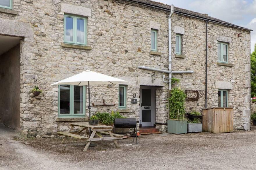 THE COACH HOUSE AT BRACKENTHWAITE HOLIDAYS, pet friendly in Arnside