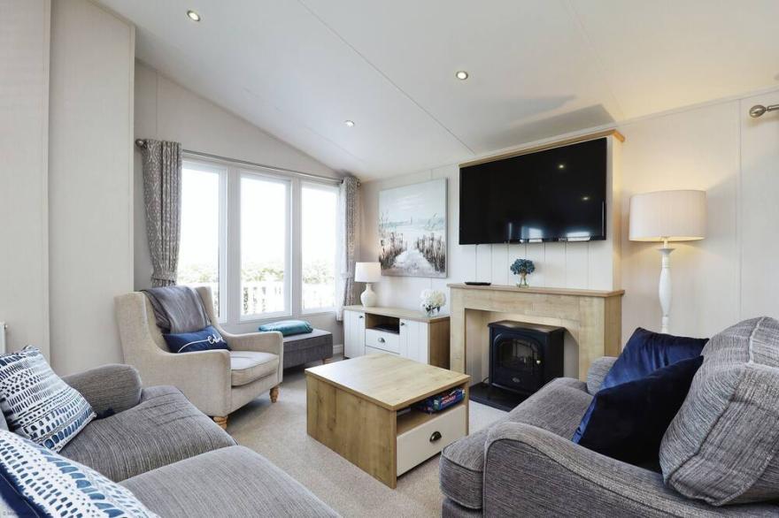 Bay View Lodge -  a cabin that sleeps 6 guests  in 3 bedrooms