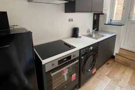 Compact Studio Flat - 12 Minutes from Shoreditch