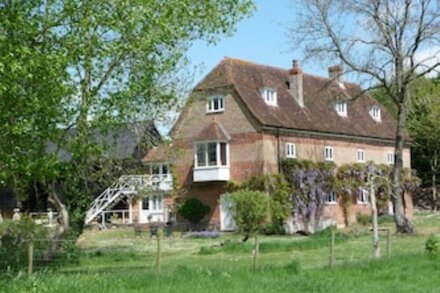 Super Self Catering Apartment Near Salisbury UK