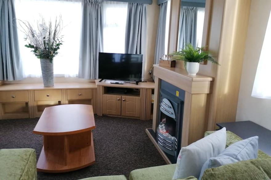 Luxury 2 bedroom static caravan in the stunning South-West of England