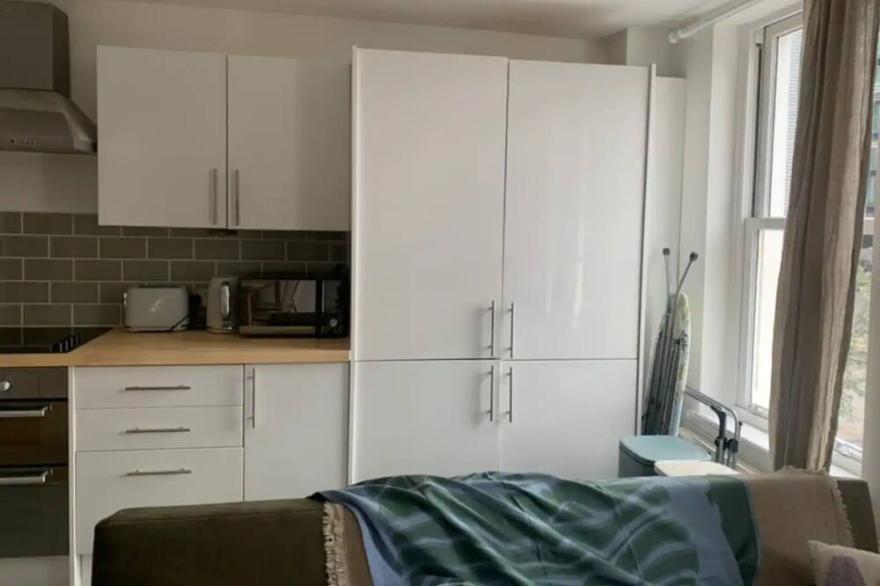 Modern 1BD Flat - 15 min walk to London Bridge