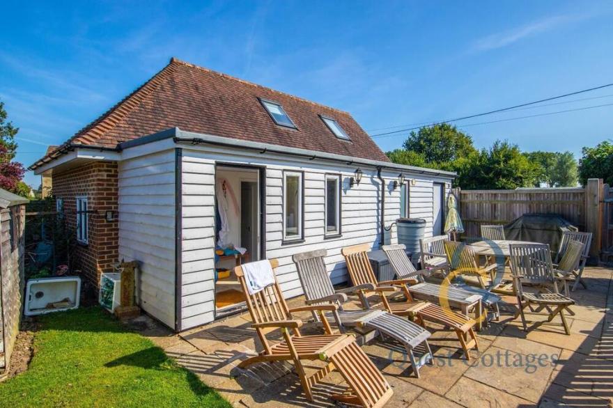 Old Thatch Cottage - Private Heated Pool - Nr Rye