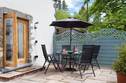 Owl Cottage is a charming Rural Retreat located on a Welsh Hillside close to the Brecon Beacons.