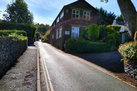 Annie's View is a Bijou Apartment located in the heart of Bowness