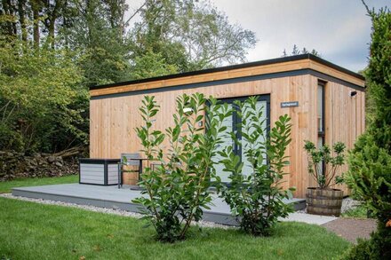 Spring Wood Woodland pod - a holiday Pod that sleeps 2 with an en-suite