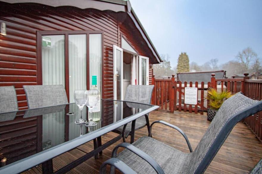 Lakeside 1 Lodge -  a holiday lodge that sleeps 4 guests  in 2 bedrooms