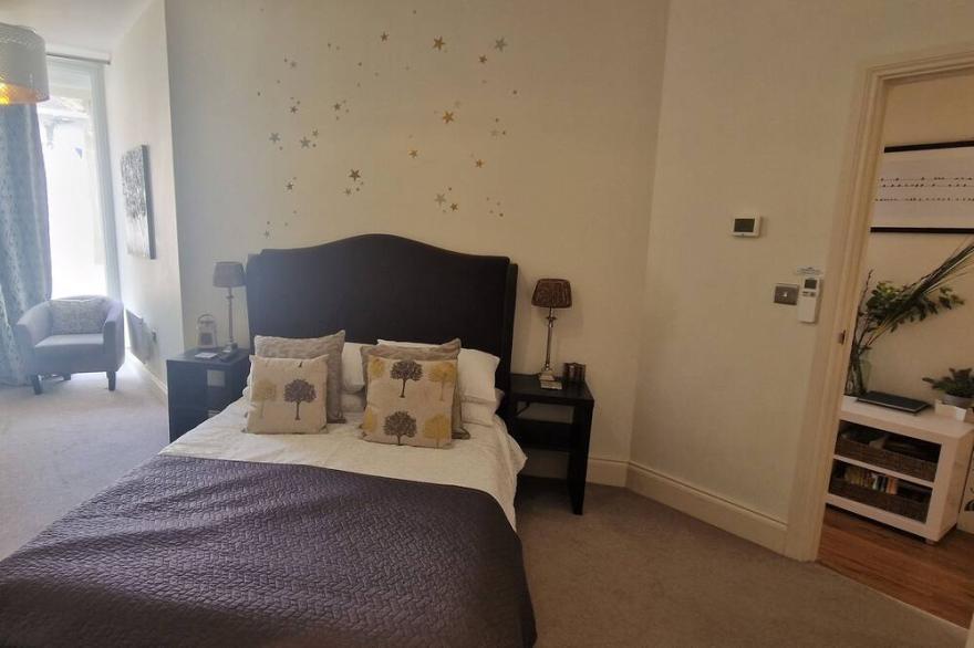 Star Apartment York City Centre. Contactless Check-In
