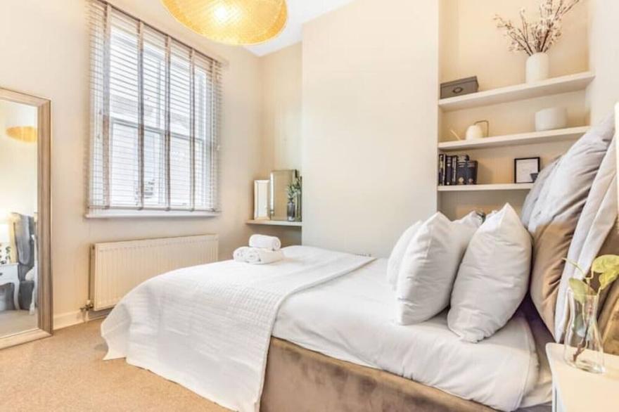 The City on the Doorstep Cottage w/ Free Parking