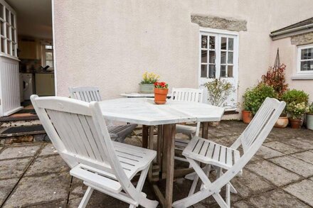 GLEBE FARM COTTAGE, pet friendly, with a garden in Sheepwash