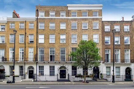 Super Deluxe 2-Bedroom Apartment Off BakerStreet