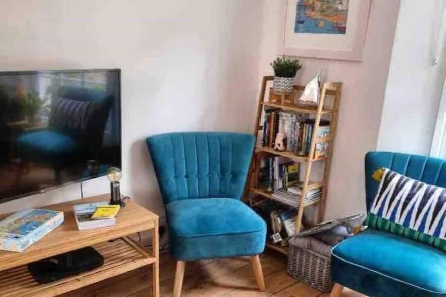 Family (sleeps 7) & Pet Friendly Cottage in Teignmouth by the beach