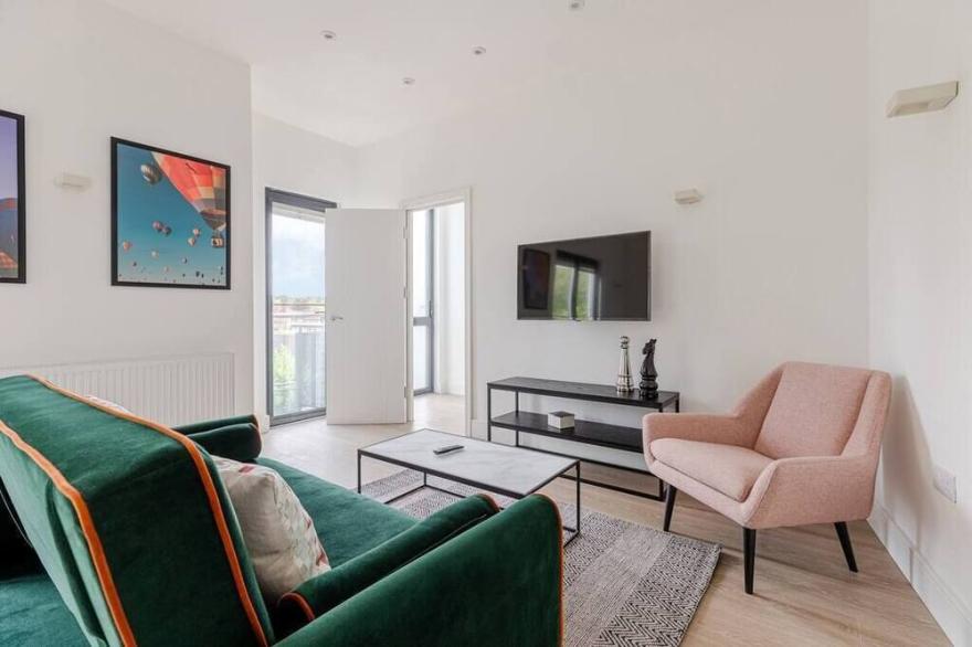 Smart, Easy and Hassle-Free Two-Bed - Stylish!