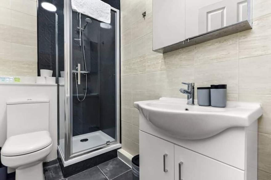 Terrific 1 BD Flat in London