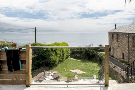 Grenville - A Coastal Cottage with Hot Tub & Stunning Views