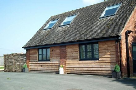 2 bedroom accommodation in Baughton, near Upton-upon-Severn