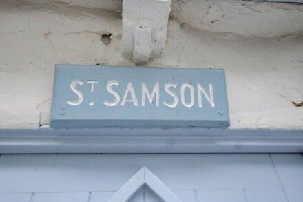 ST SAMSON, pet friendly, character holiday cottage in Port Isaac