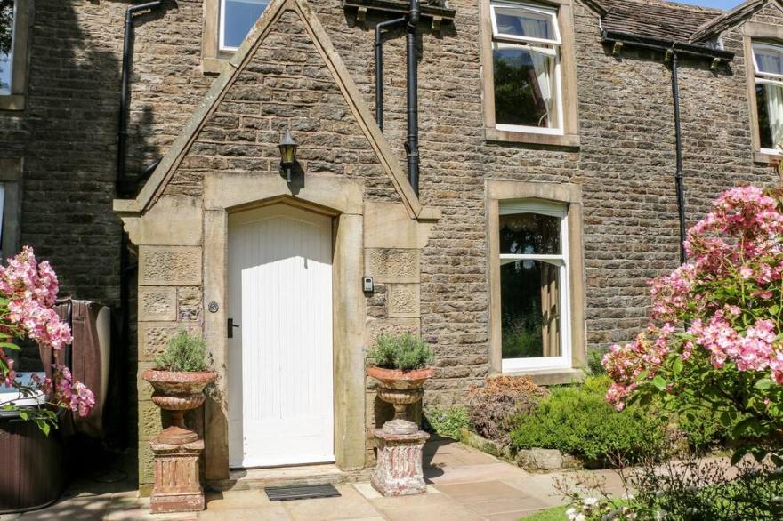 MANOR HOUSE, Family Friendly, With Hot Tub In Oswaldtwistle