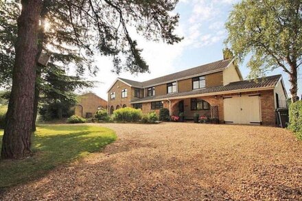 Hill Crest House Lincolnshire With Indoor Pool