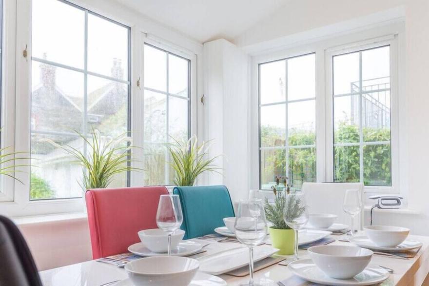 BEEHIVE COTTAGE, pet friendly in Port Isaac