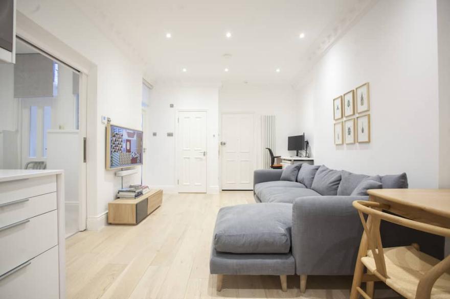 Modern 1 bedroom flat in South Ken/Earls Court
