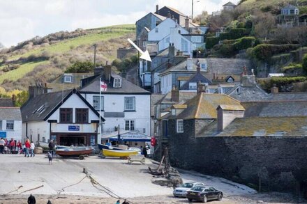 HILLSIDE COTTAGE, family friendly, with open fire in Port Isaac