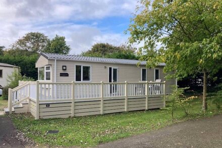 Delightful Holiday home at River Valley Cornwall