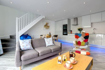 50 Padstow - Two Bedroom House, Sleeps 4