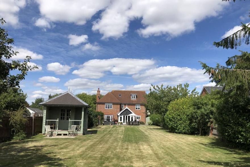 Highview House - 5 Bed Home In Constable County, Suffolk
